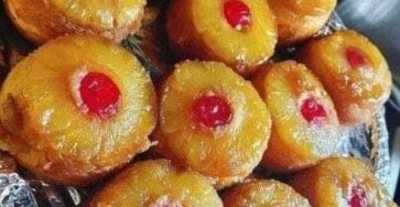 PINEAPPLE UPSIDE-DOWN CUPCAKES