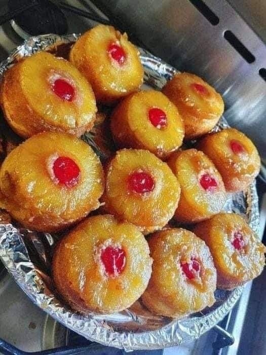 PINEAPPLE UPSIDE-DOWN CUPCAKES