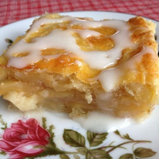 FLAKY APPLE PIE BARS