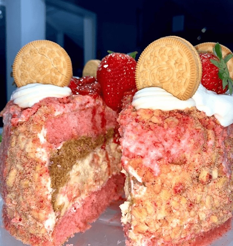 Strawberry shortcake cheesecake cake