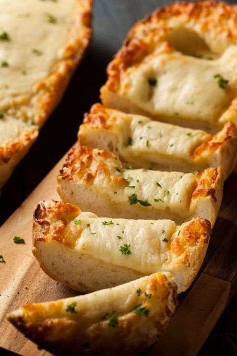 Easy & Cheesy Garlic Bread