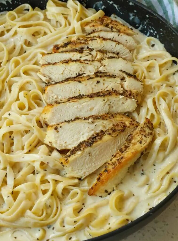 CHICKEN ALFREDO