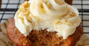 CARROT CAKE CUPCAKES