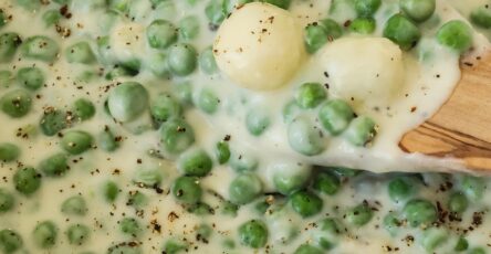 CREAMED PEAS WITH PEARL ONIONS