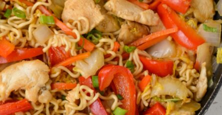 CHICKEN YAKISOBA