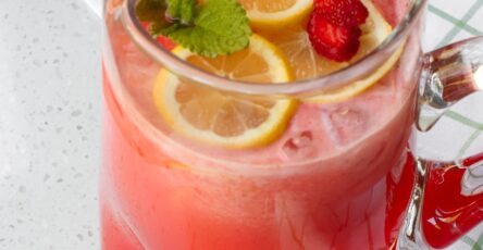 STRAWBERRY LEMONADE