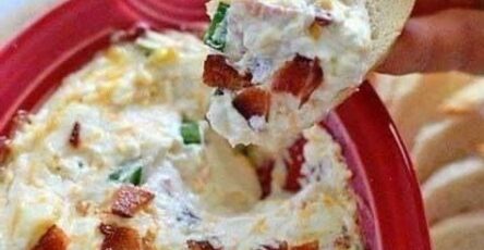 CHEESY BACON DIP