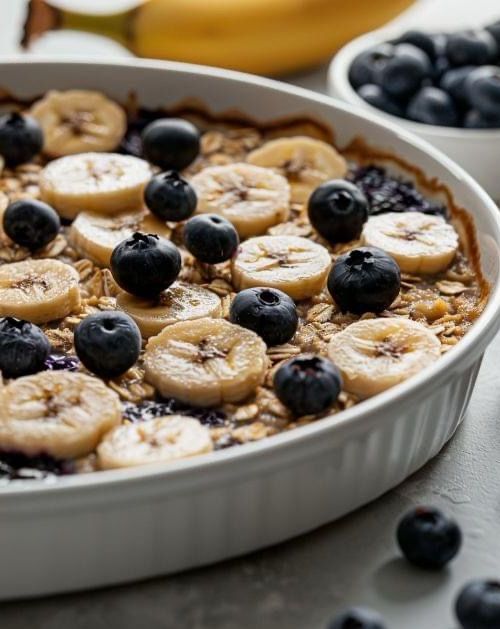 Baked Oatmeal with Blueberries and Bananas