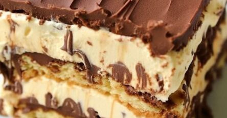 NO BAKE PEANUT BUTTER ECLAIR CAKE