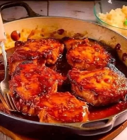 HONEY GARLIC PORK CHOPS