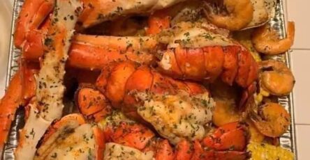 GARLIC BUTTER SEAFOOD BOIL