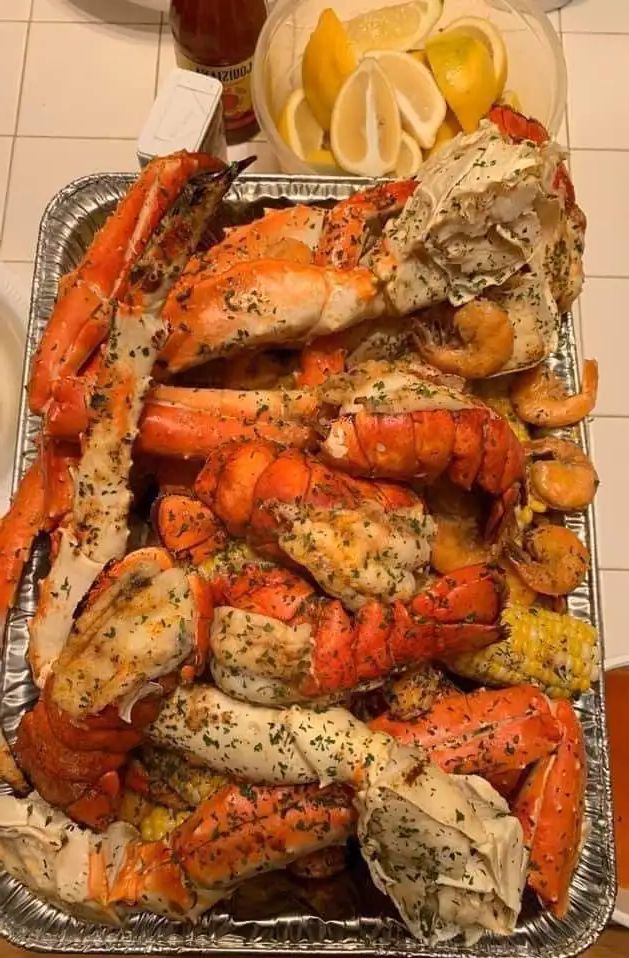 GARLIC BUTTER SEAFOOD BOIL