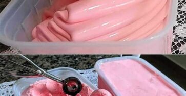 Homemade strawberry ice cream