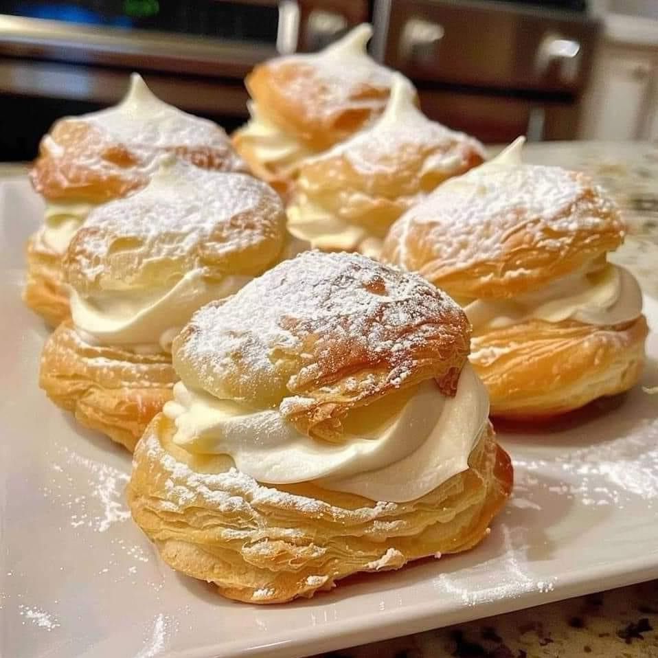 FAMOUS CREAM PUFFS