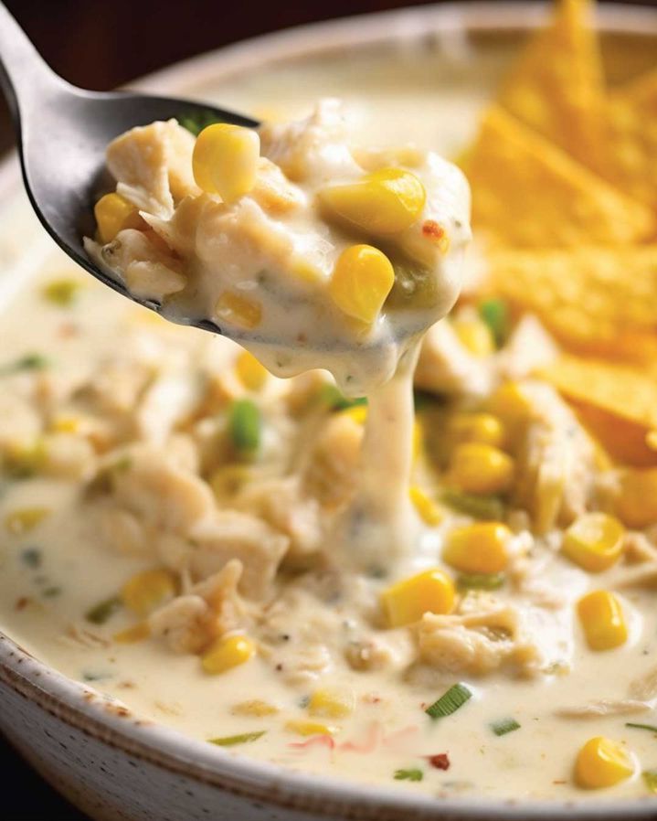 Slow Cooker Creamy White Chicken Chili