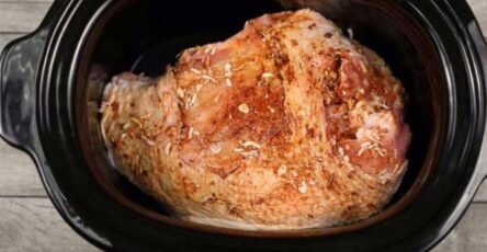 Slow cooker turkey breast with gravy