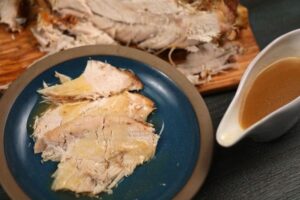 Slow cooker turkey breast with gravy