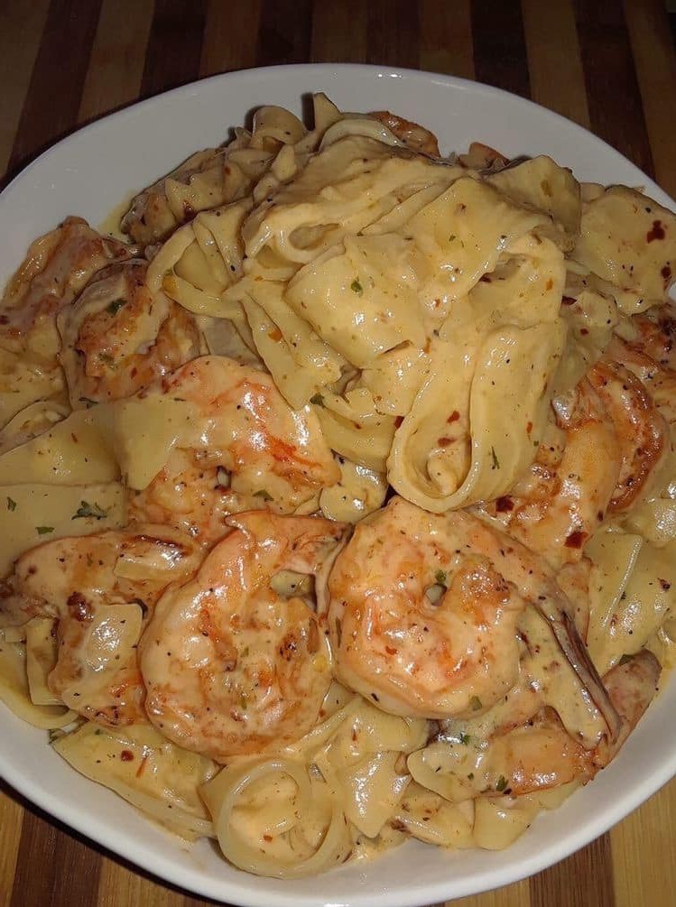 One Pan Shrimp Fettuccine Alfredo