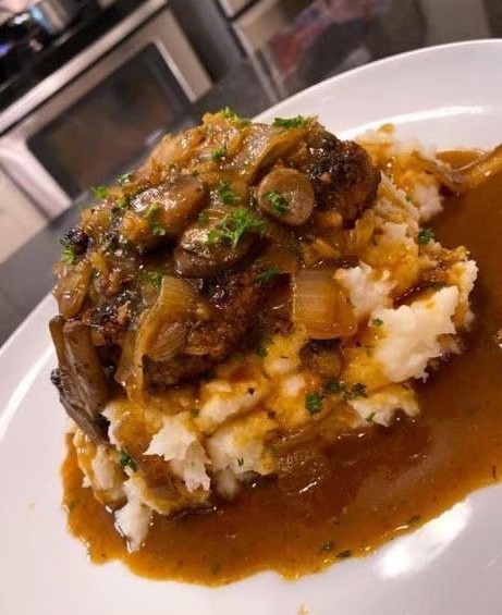 Salisbury Steak with Mashed Potatoes and Mushroom Gravy