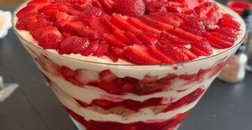 Strawberry Cheesecake Trifle