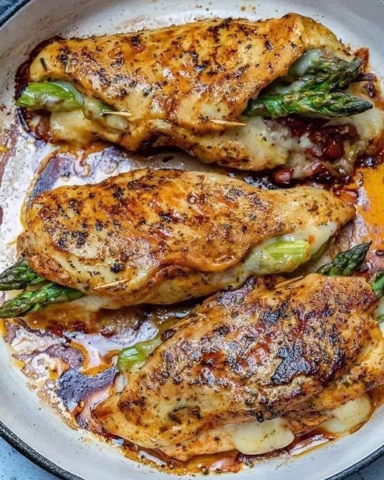 Chicken stuffed with asparagus