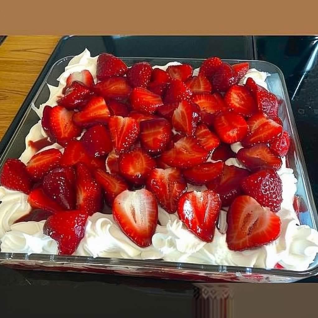 Strawberry Cream Cheese Icebox Cake Recipe