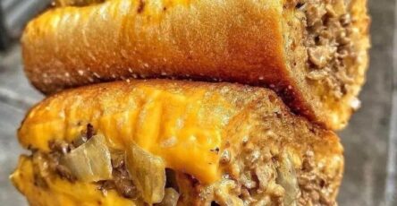 PHILLY CHEESESTEAK SLOPPY JOES