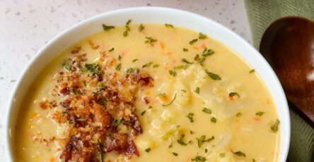 CHEESY CAULIFLOWER SOUP