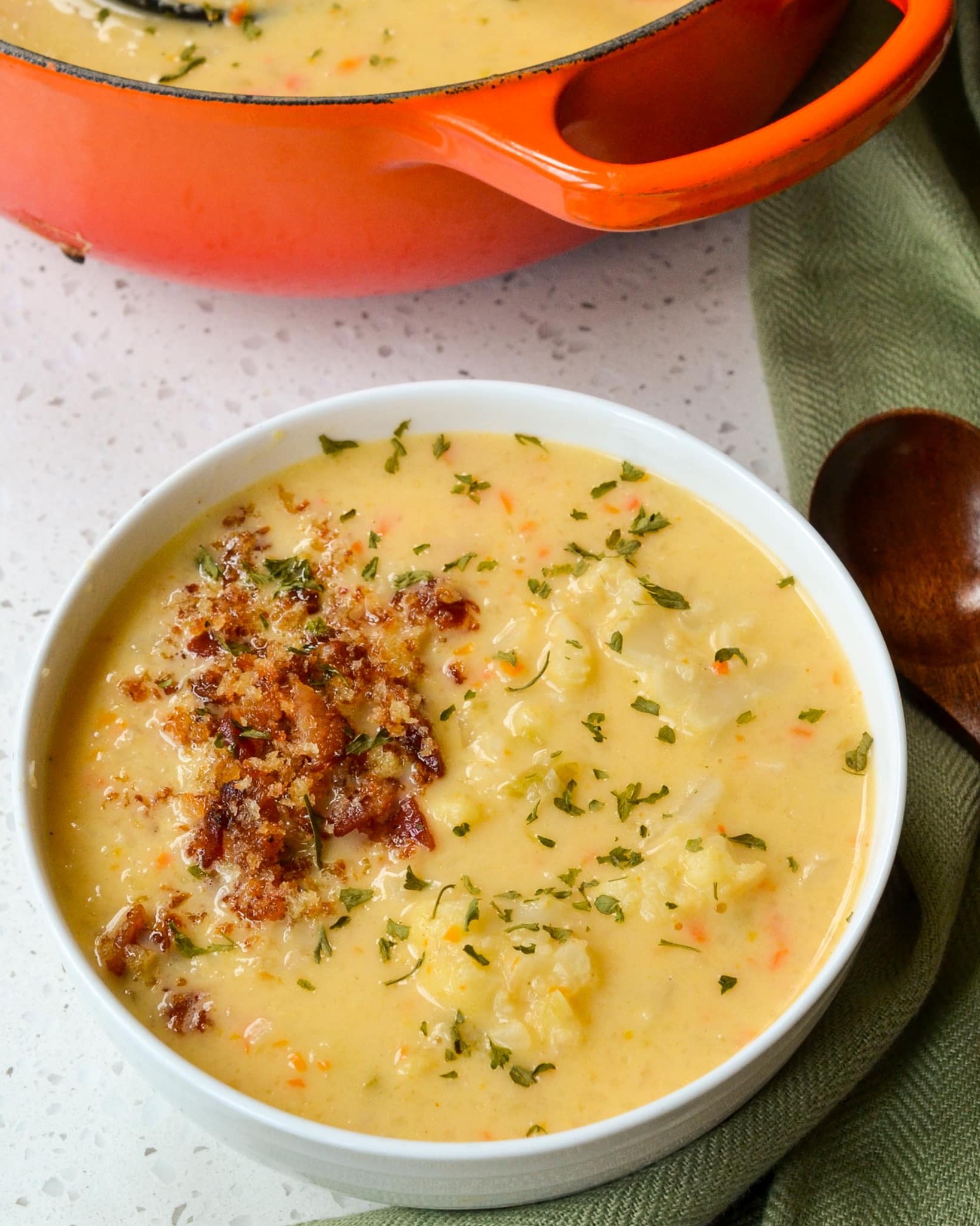 CHEESY CAULIFLOWER SOUP