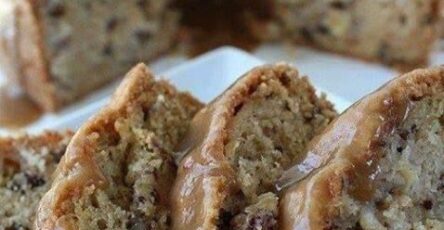 APPLE PECAN CAKE WITH CARAMEL GLAZE