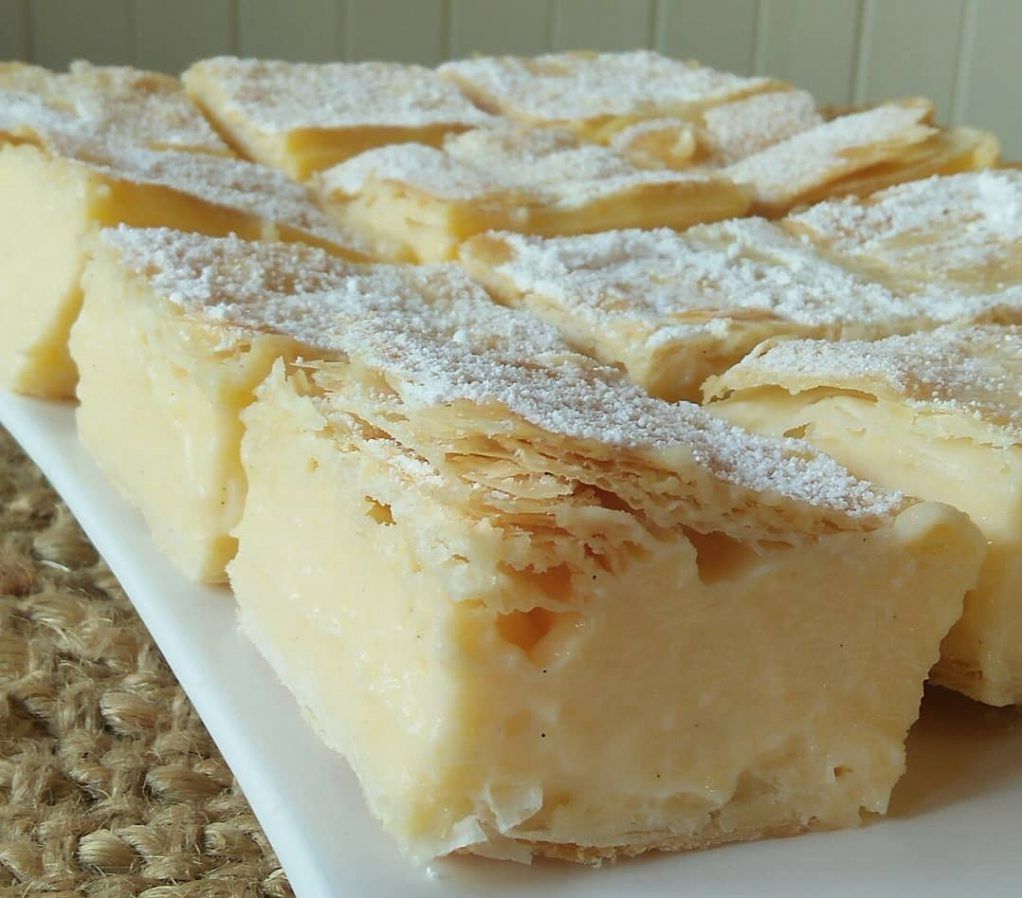 CLASSIC VANILLA CUSTARD BARS