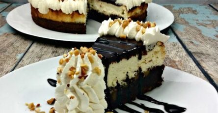 Hot Fudge Sundae Brownie Cheesecake