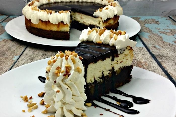 Hot Fudge Sundae Brownie Cheesecake