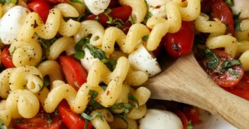 CAPRESE PASTA SALAD