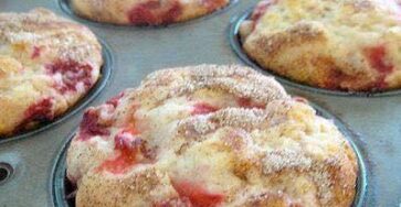 FRESH STRAWBERRY MUFFINS