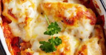 Cheesy Mozzarella Chicken Bake