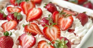 Nana's No-Bake Strawberry Delight