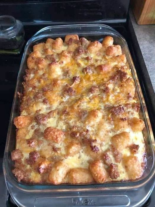 TATER TOT SAUSAGE BREAKFAST CASSEROLE