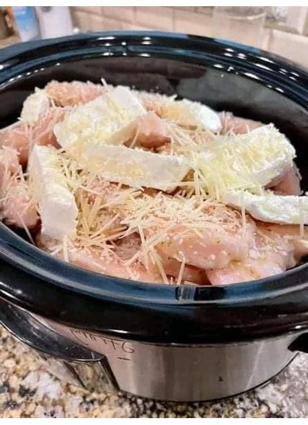 Slow Cooker Creamy Chicken