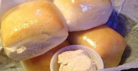 Texas Roadhouse Rolls with Cinnamon