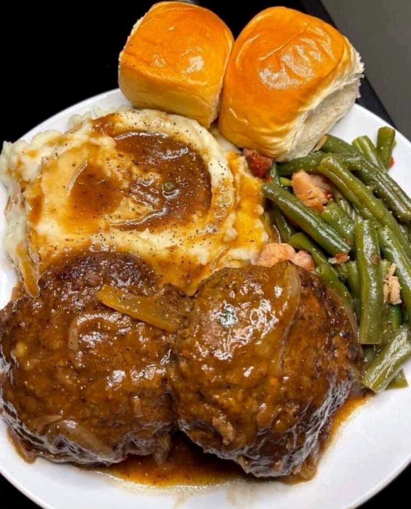 Meatloaf with Mashed Potatoes and Green Beans