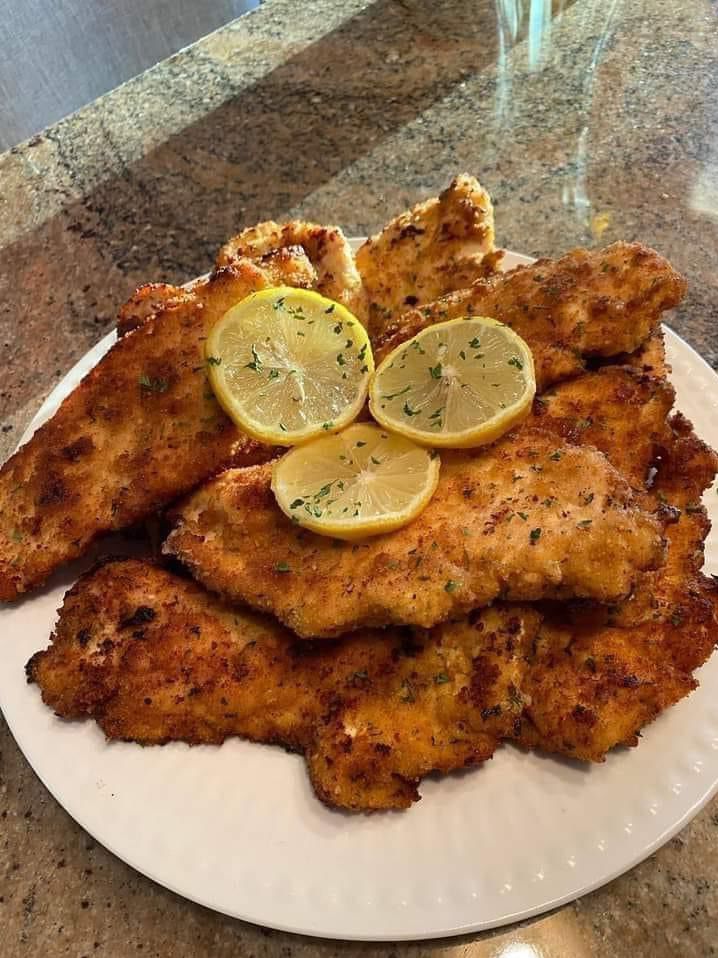 Crispy Breaded Chicken Cutlets with Lemon