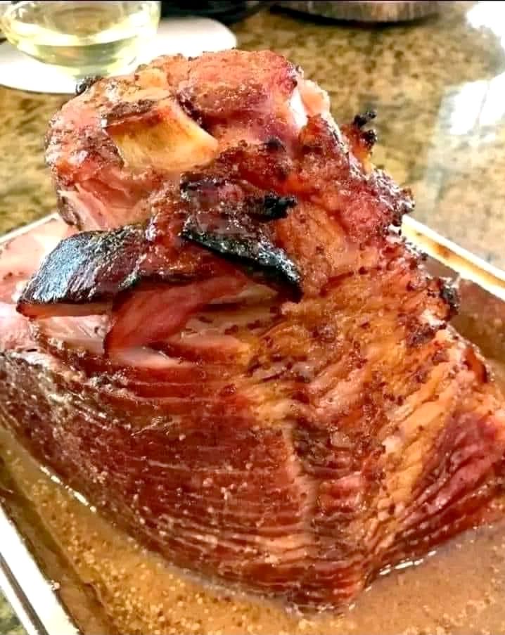 Honey Glazed Ham: A Holiday Favorite