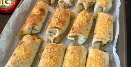 Cheesy Chicken Enchilada Rolls: A Baked Delight