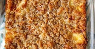 Pineapple Coconut Crumble Cake Recipe