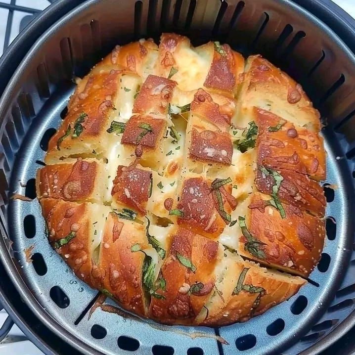 Cheesy Garlic Pull-Apart Bread