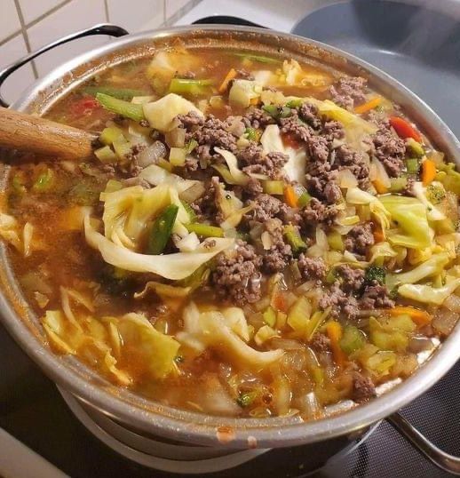 Hearty Cabbage and Ground Beef Soup Recipe