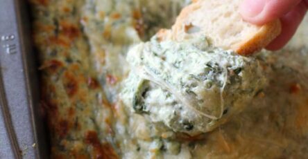 Creamy Spinach and Artichoke Dip: A Crowd-Pleasing Favorite