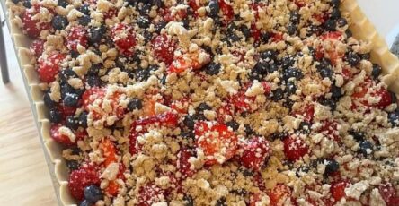 Mixed Berry Crumble Tart