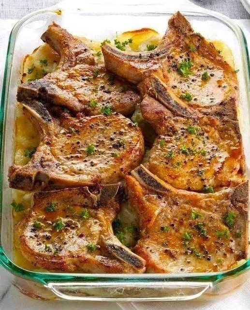 Baked pork chops with potatoes